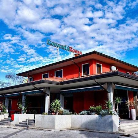 ホテル Locanda Rossa Romans di Varmo エクステリア 写真