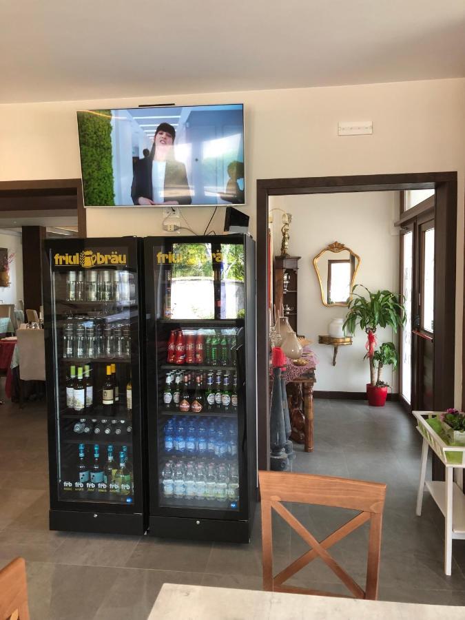 ホテル Locanda Rossa Romans di Varmo エクステリア 写真