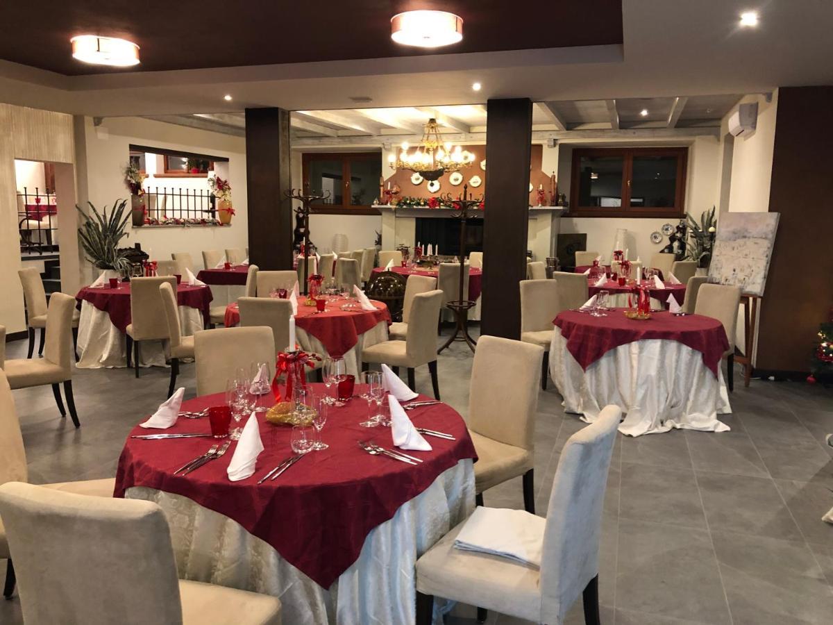 ホテル Locanda Rossa Romans di Varmo エクステリア 写真